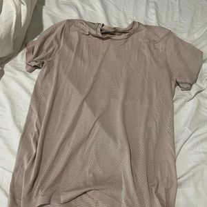 Large men’s lulu workout shirt